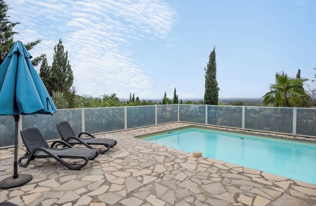 Beautifully located villa with private pool
