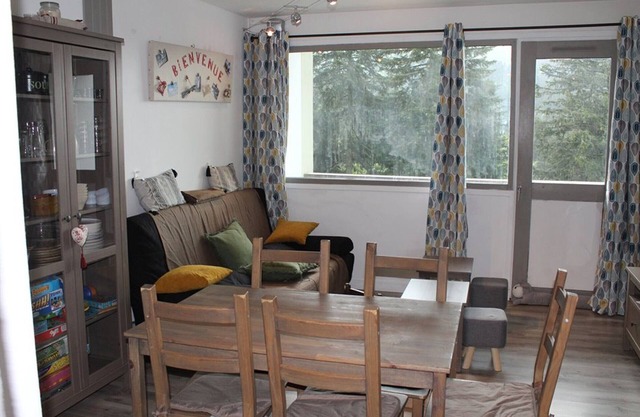 Beautifully renovated T2 apartment with balcony at the ski slope