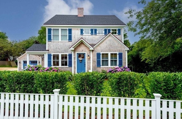 Beautifully renovated coastal home in Edgartown Village with pool and ferry tix