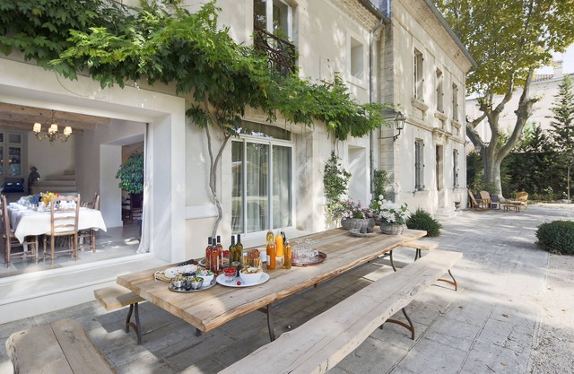 Beauty Villa Sleep 14 Walk to village, AC Heated Pool