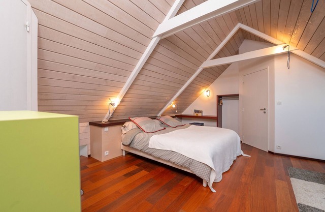 Bed and Breakfast 'Chambre Campanule' with Shared Pool, Shared Terrace and Wi-Fi