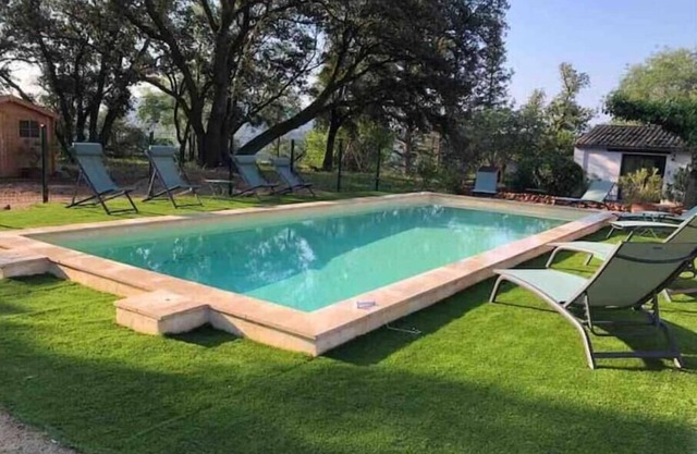 Bed and Breakfast in a Authentic Provencal Country