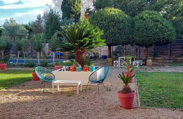 Bed and Breakfast 'Chambre' with Shared Pool, Shared Garden and Wi-Fi