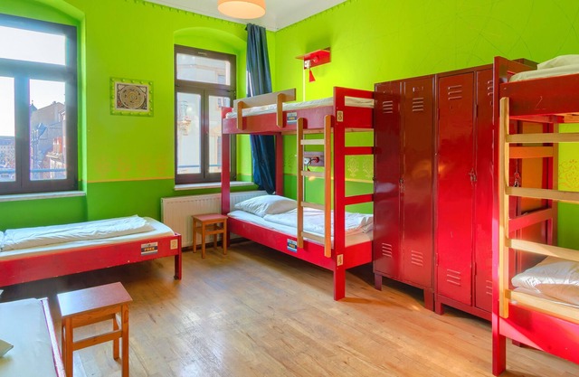 Bed in a 6-bed room in the Mondpalast hostel
