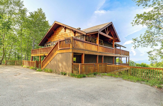 Beech Mountain Home w/Game Room & Mountain Views!