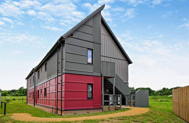 Beech View 2 - Three Bedroom Apartment, Sleeps 6