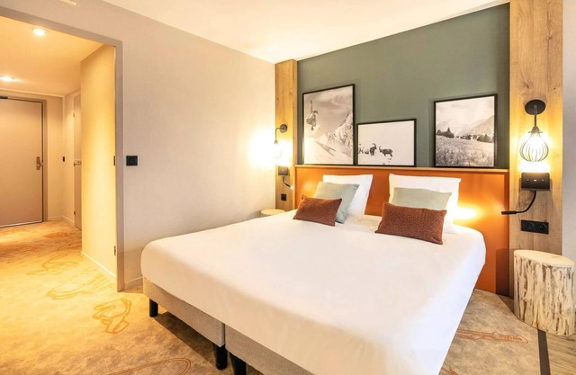 Belambra Clubs Les 2 Alpes Les Crestes - All inclusive - Premium Room 2 Adults and 2 Children Room Night View