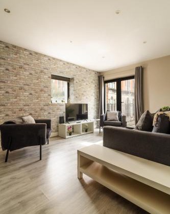 Belfast Quarters: Modern City Centre Hub 3 Bed