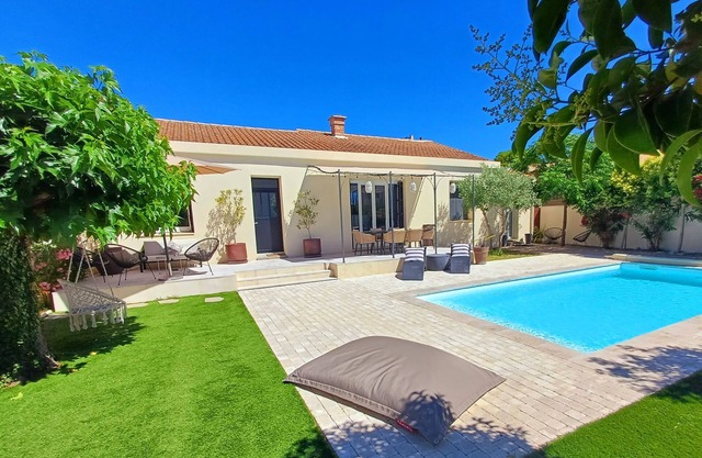 Belle Villa Avec Piscine Privée Près D'avignon