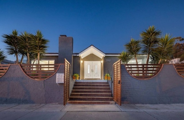 Bella| Heated Pool/Spa|Downtown|Freeways|Beaches