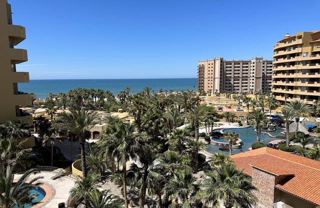 Bella Sirena Beachfront Condo With Beautiful View of Sea of Cortez