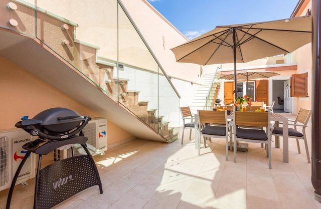 Bella Vista Apartments/Ap 3