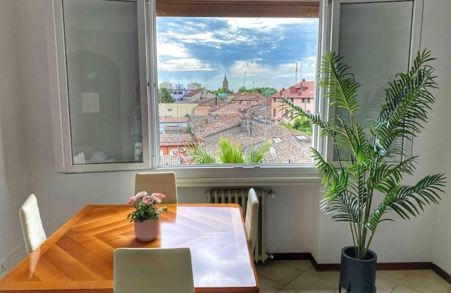 BELLAVISTA , Bright and Stylish Two Bedroom Apartment in the Historic Center
