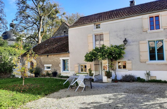 Belle Maison de Campagne en Bourgogne à 2 Heures de Paris