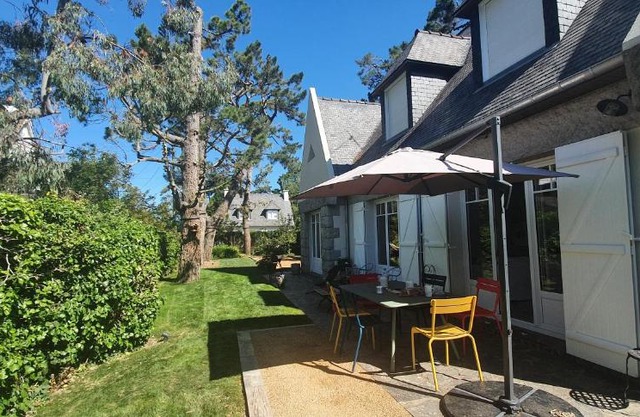 Belle maison accès plage à pied à la Garde St Cast