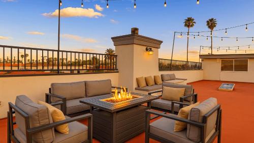 Belmont Shore Retreat Rooftop Lounge Putting Green Near 2nd Street Beaches