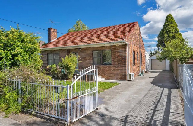 Belmore Brand new renovated 3Br house|AC & ParkingnnSharennSaven