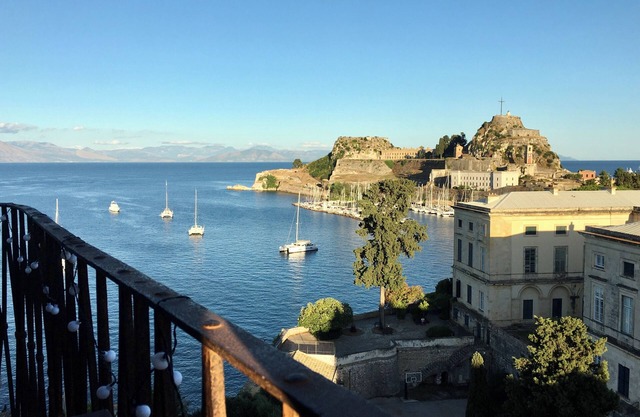 Belvedere flat with panoramic view of Corfu old town