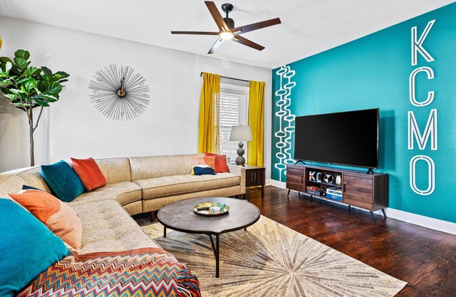 Belvedere Flats - 2 units! Gorgeous Remodel + Walkable to Westport!