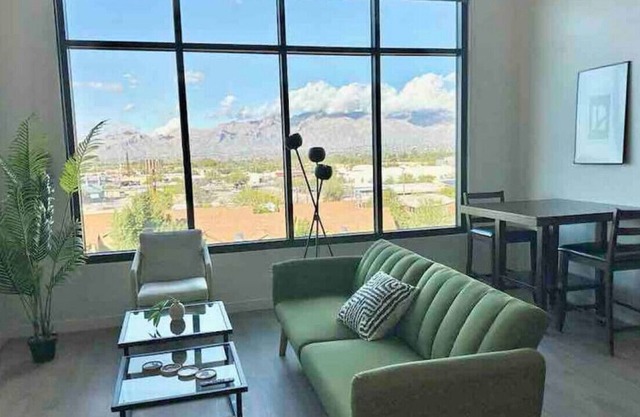 Benedicti · Amazing View’s NEW Loft w/ POOL By UofA