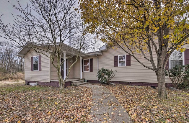 Benton House w/ Fishing & Hunting On-Site!