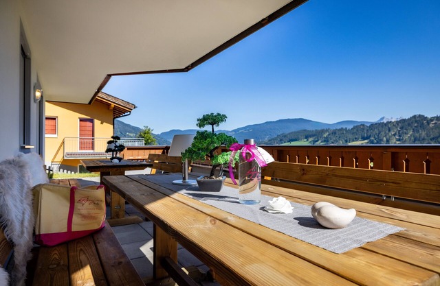 "Berghaus" ski in /ski out - vacation apartment over 2 floors - living space 115 m²