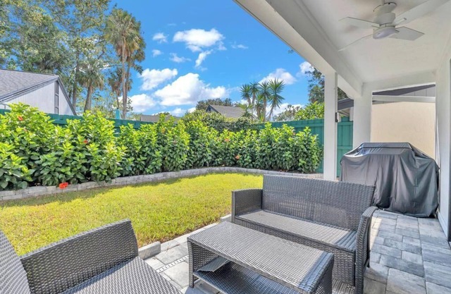 Bermuda Bungalow - 3BR stay w BBQ