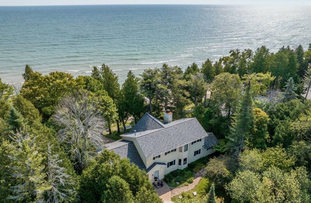 Best Beach in Door Co! Sleeps 8 - Fall Dates Still Available!