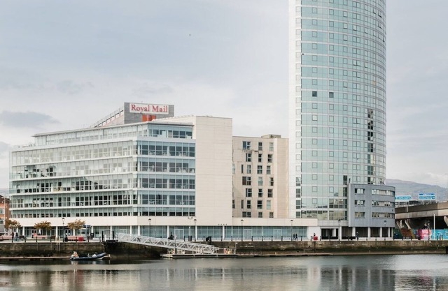Best City Views, Sleeps 6, Fabulous Interiors