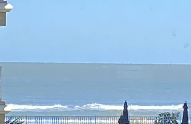 Best deal on the beach/sleeps 6/All New/Gulf views!/55 inch TV