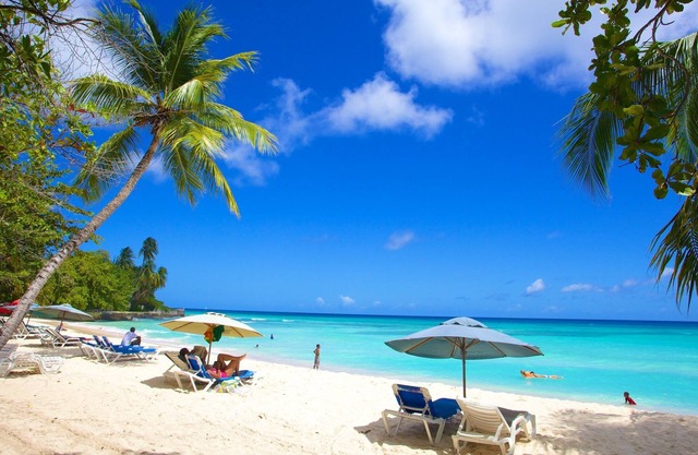 Best Find! With Outdoor Pool, Free Parking, Close to Dover Beach