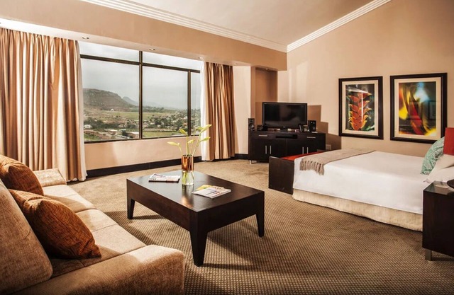Best Place to Stay in Lesotho! Onsite Pool & Spa! Close to Kingdom of the Sky
