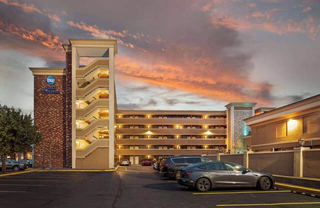 Best Western Mill River Manor
