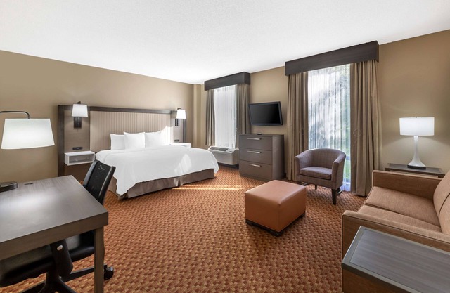 Best Western Plus Kendall Hotel & Suites