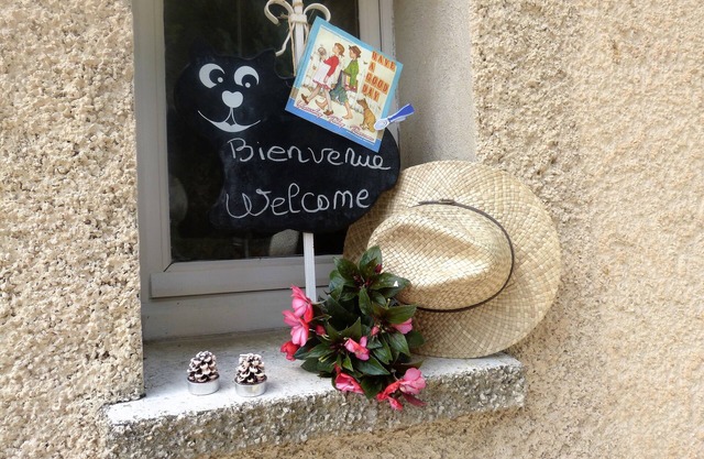 Between Luberon and Durance, la petite Maison de Marie Louise.