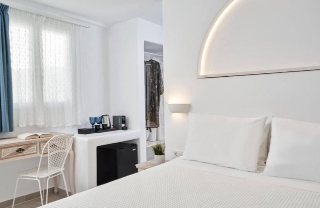 BH099 - C - Room Mykonos