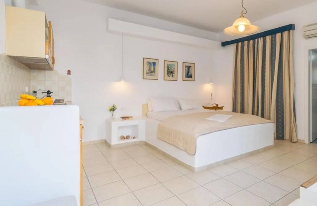 BH917 - C - Studio Milos