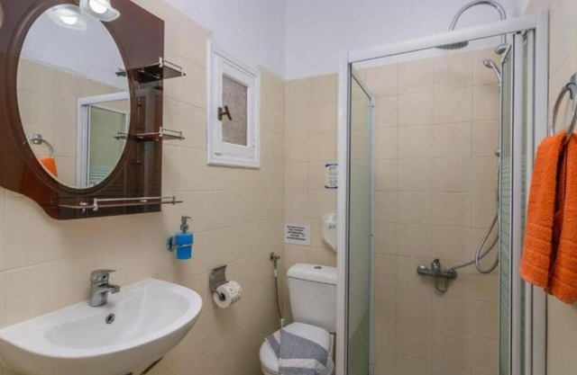 BH939 - C - Room Milos