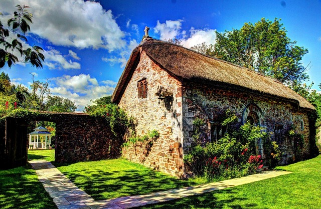 Bickleigh Castle Hotel