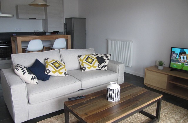 BIDART center, NEW T2, 2-4 pers, VILLAGE AND BEACH ON FOOT