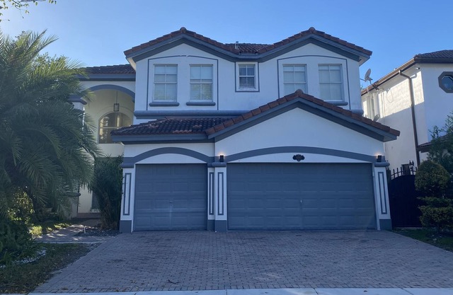 Big/Beautiful in the heart of Miami with Jacuzzi