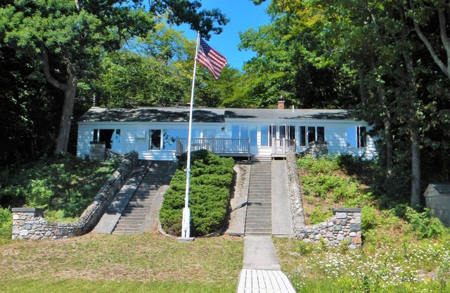 Big Glen Lake Cottage - Sleeping Bear Sand Dunes - Glen Arbor