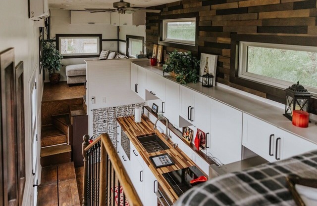 “Big Red” Custom RV + Deck, Soaking Tub & View