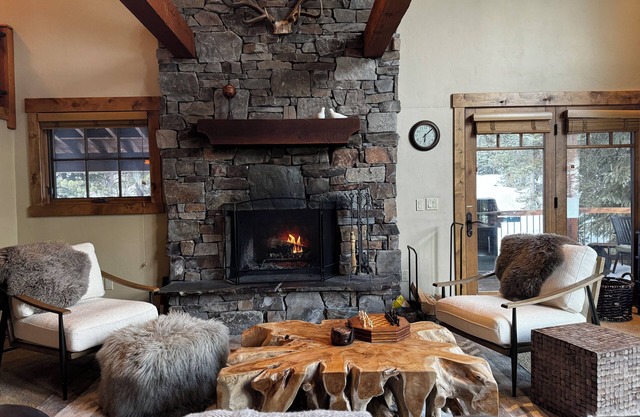 Big Sky Gem: Ski-in/Walk-out Luxury Chalet