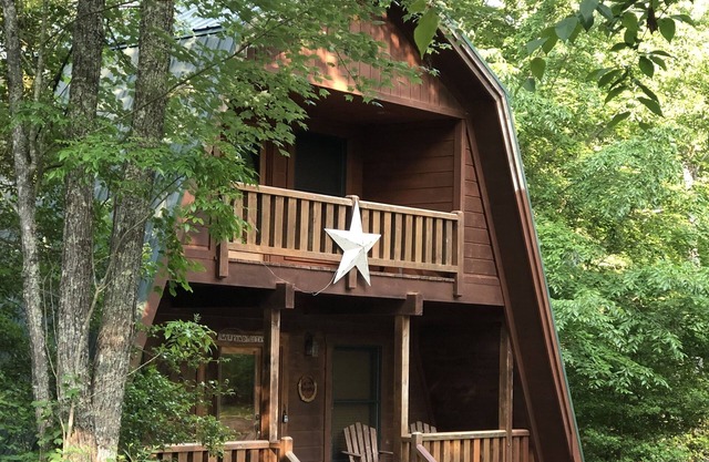 Big South Fork! Peaceful, Relaxing, On the Trails…Six Decks ~ Nature’s Paradise!