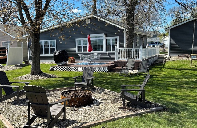 Big Stone Lake Family Cabin: LAKEFRONT