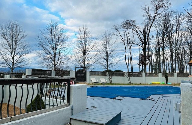 Big Views Farmhouse w Pool Near Charlottesville