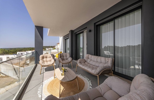 Big Wave Sonho - w/shared Pool