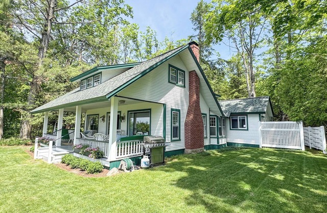 Birchgate – Historic Bluffside Cottage with Panoramic Bay Views