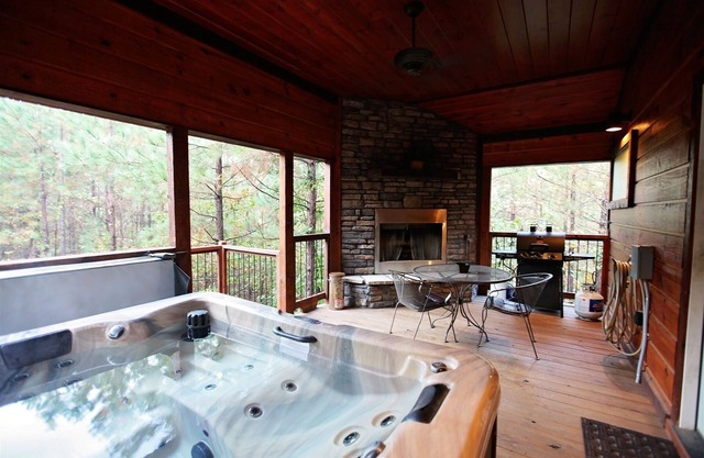 Birdhouse|Romantic|Luxury|Honeymoon Retreat